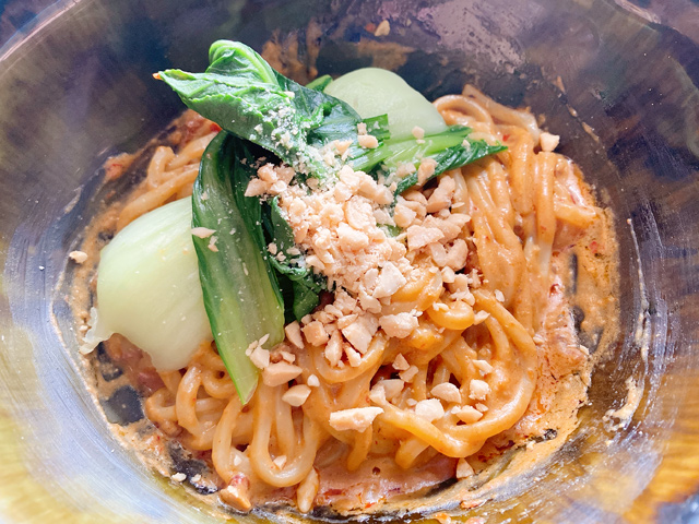 焼肉屋の濃厚汁なし担々麺